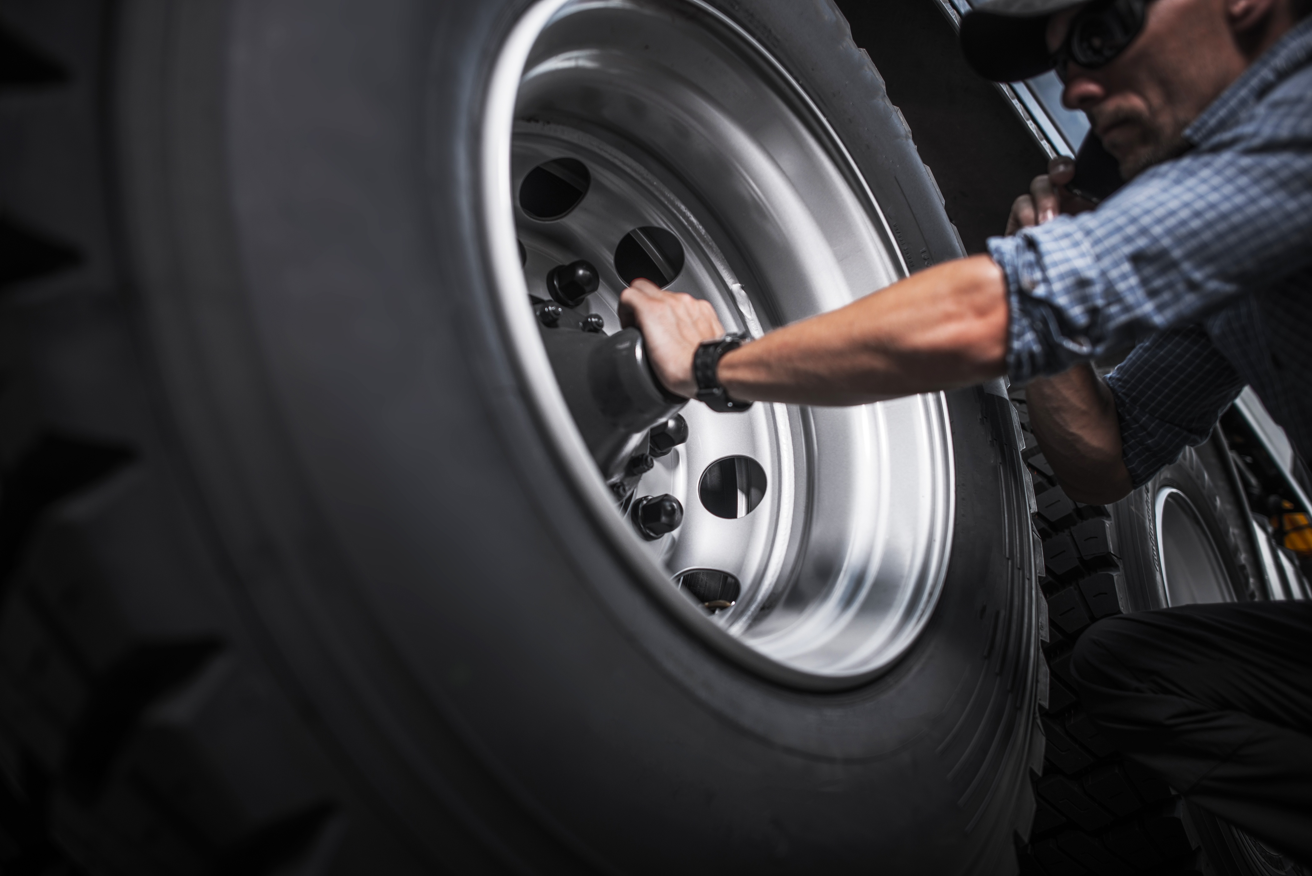 Semi-Truck Tires: Choosing the Best for Your Fleet